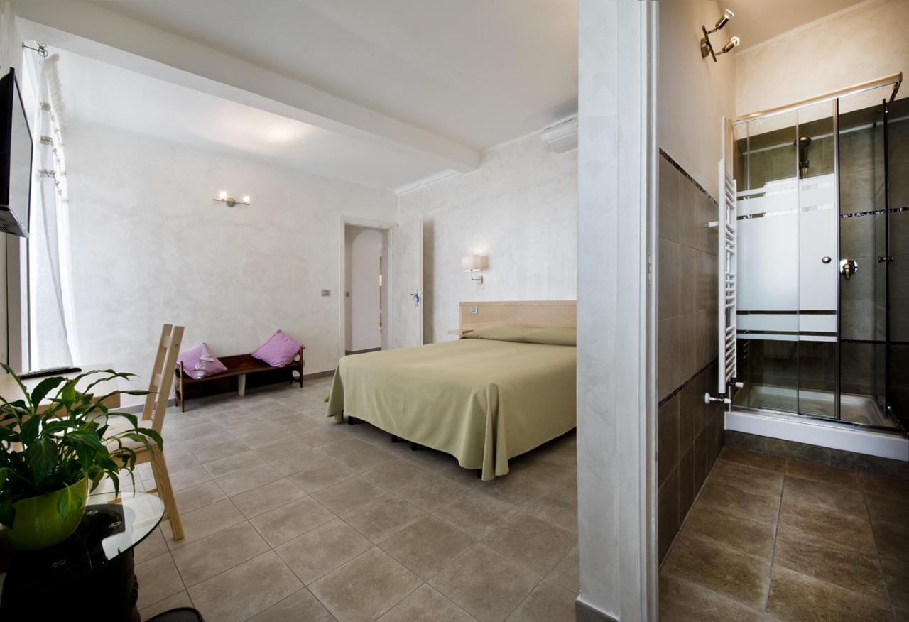 La Finestra Sulla Reggia Bed & Breakfast Венария Реале Екстериор снимка