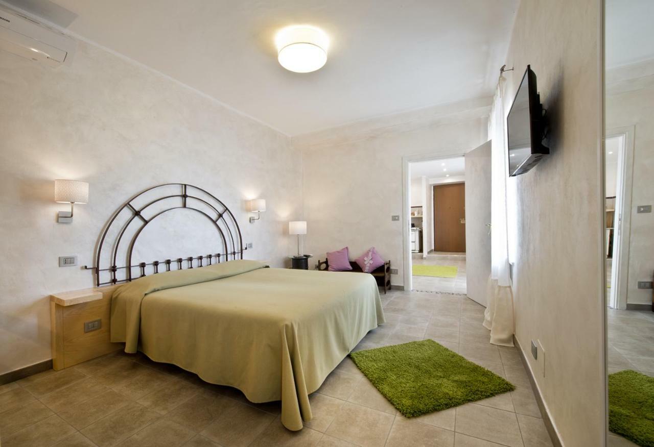 La Finestra Sulla Reggia Bed & Breakfast Венария Реале Екстериор снимка