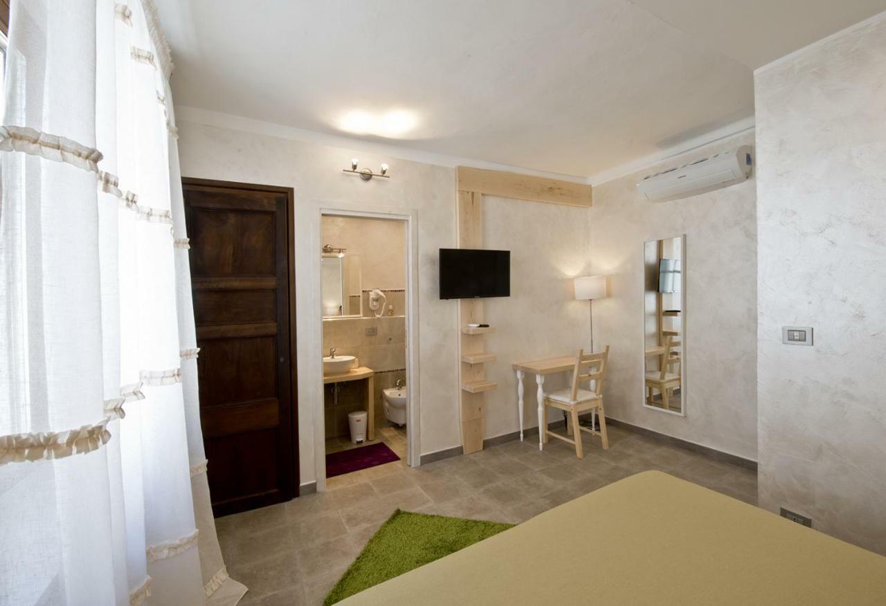 La Finestra Sulla Reggia Bed & Breakfast Венария Реале Екстериор снимка